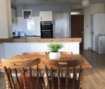 4 bedroom apartment to rent - Photo 5