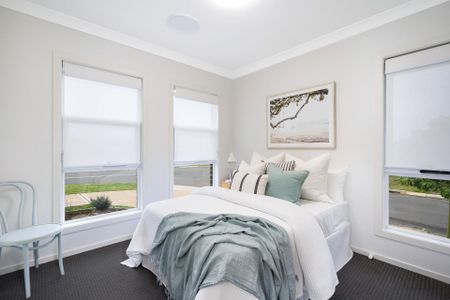 Modern Light Filled Family Home - Photo 2