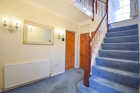 4 Bedroom Semi Detached To Let - Photo 2