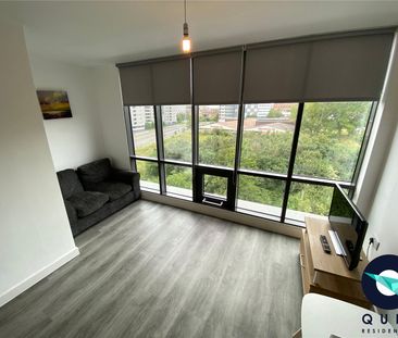 2 bedroom Flat To Rent - Photo 1