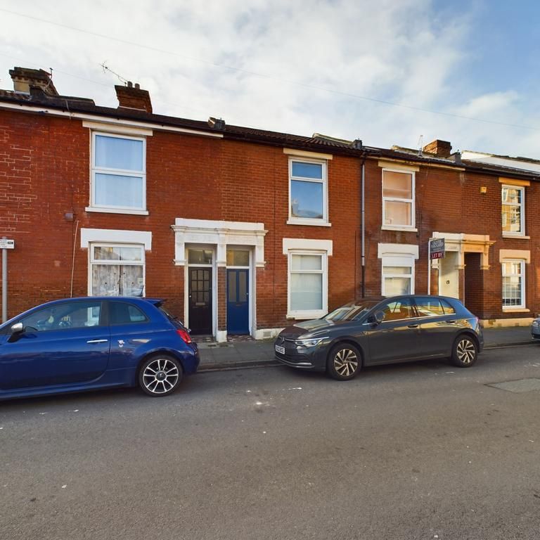 3 bedroom terraced house to rent - Photo 1
