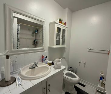 For Lease - 4327 Burnaby Court, Mississauga, Ontario - Photo 2