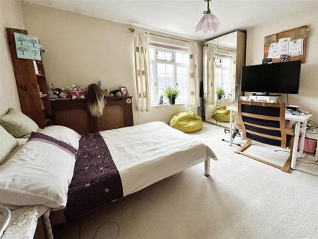 3 bedroom semi-detached house to rent - Photo 3