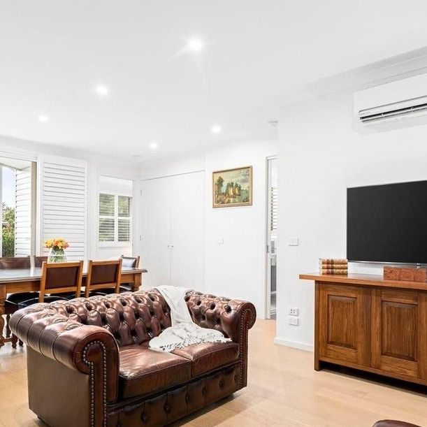 Brilliantly located - Photo 1