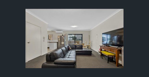 Spacious 2 Bedroom Unit with Courtyard - Photo 1