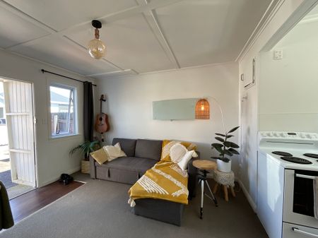 COMPACT AND COMFORTABLE ONE BEDROOM HOME - Photo 3