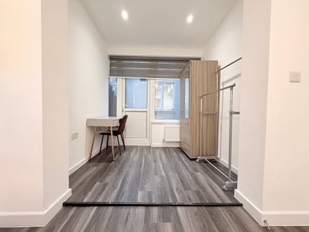 3 Bed Flat, Hendon, NW4 - Photo 5