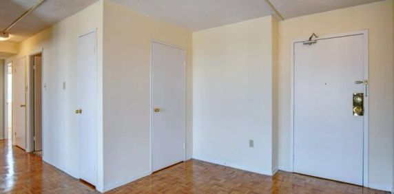 Forest Manor - Photo 2