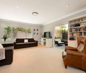 Convenient, Stylish, Family-Friendly Haven - Photo 4