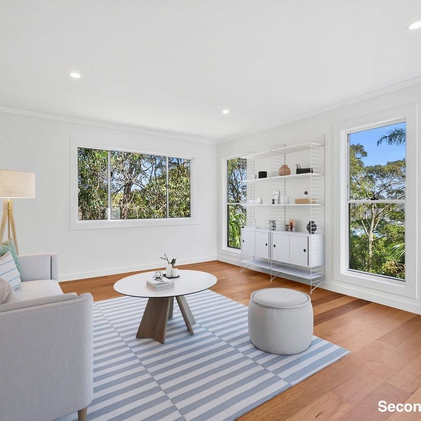 Spacious Family Home in a Peaceful Newport Setting - Photo 1