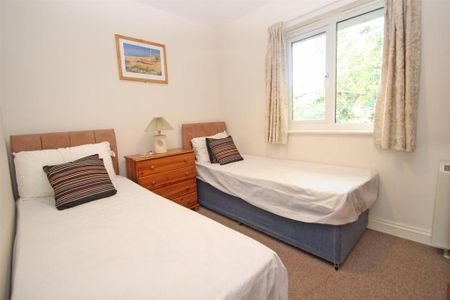 2 bedroom flat to rent - Photo 3