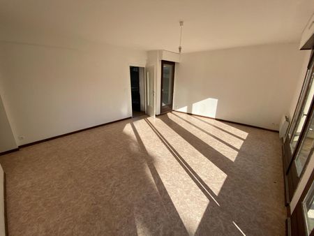 Location Appartement 3 pièces 68m² THONON LES BAINS 74200 - Photo 5