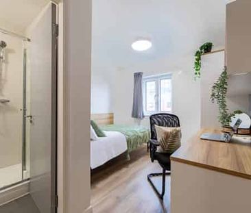 Silver Ensuite - Photo 2