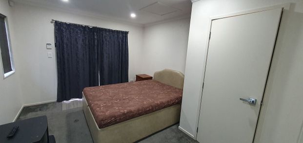 Partly furnished studio apartment for rent - Photo 1