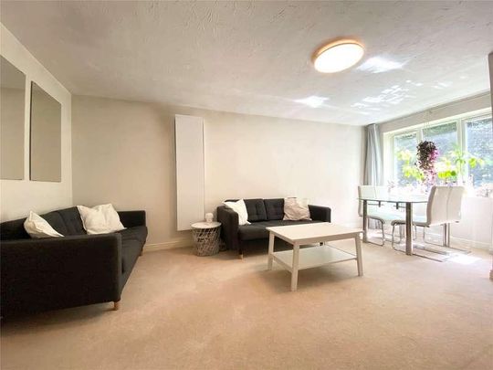 Masefield Gardens, Crowthorne, Berkshire, RG45 - Photo 1