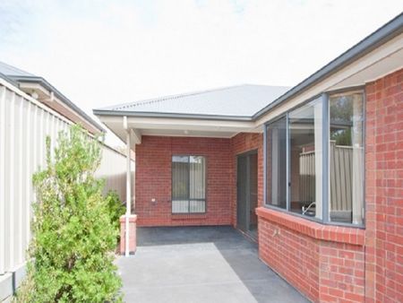 Modern and Spacious 3 Bedroom Home with Ensuite&comma; Close to Everything&excl; - Photo 4