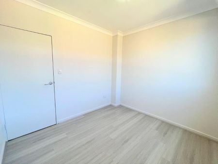Newly Renovated 2 bedroom timber floor unit available - Perfect for family living!!! - Photo 5