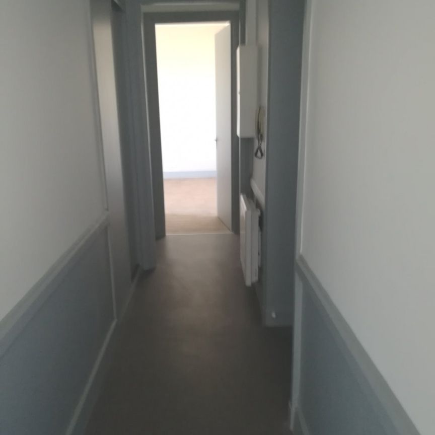 Location Appartement 2 pièces 49m² FEURS 42110 - Photo 1