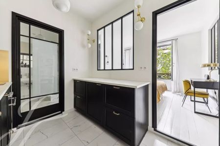 Appartement à louer à Paris 8Ème - Photo 2