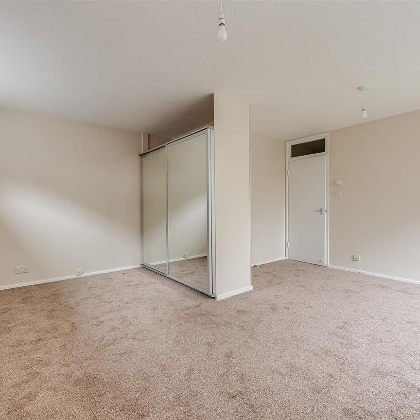 To Let 1 Bed Studio - Photo 1