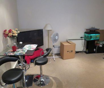 Studio to rent - Photo 2