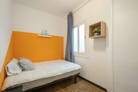 Carrer de Pi i Margall, Barcelona, Catalonia 08025 - Foto 3