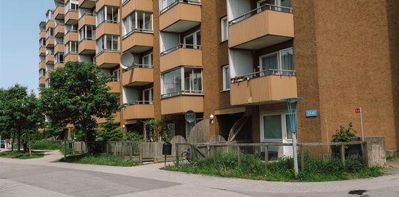 Rödbloms gränd 58 - Photo 2