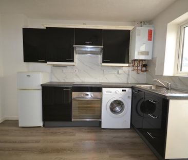 2 bedroom terraced house to rent - Photo 2