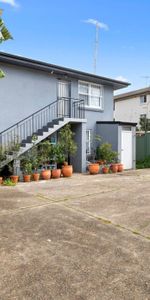 Renovated Studio Wtih Carspace - Photo 4