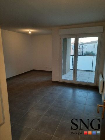 T2 AVEC BALCON ET PARKING - Photo 2