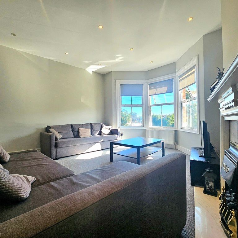 3 Bedroom Maisonette, Brandlehow Road, Putney - Photo 1