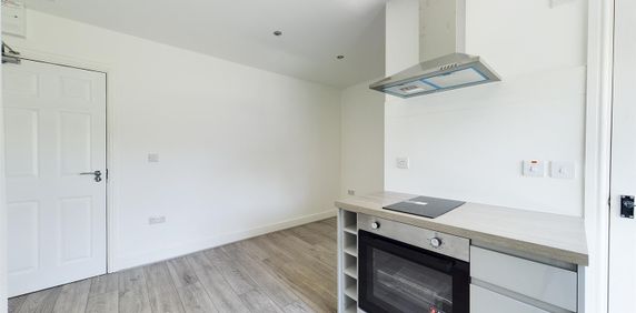 Chapel Hill, Morley, Leeds - Photo 2