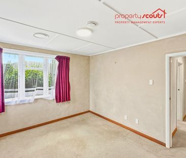 Spacious 4 Bedroom Family Home in Avalon - Photo 3