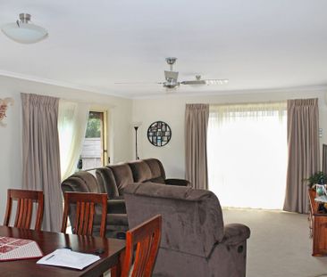 COMFORTABLE TWO BEDROOM UNIT IN GREAT LOCATION - Photo 6