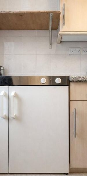 Studio to rent - Photo 1