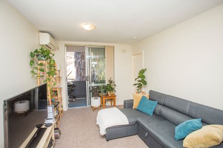 Low-maintenance, lock-and-leave lifestyle! - Photo 3