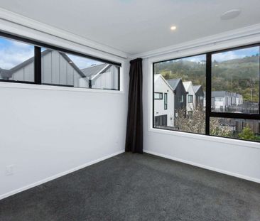 5 Doug Jensen Street, Wallaceville - Photo 5