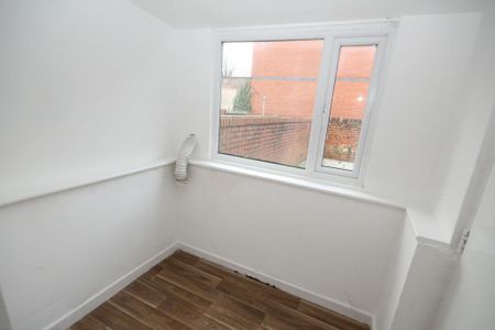 2 bedroom end of terrace house to rent - Photo 5