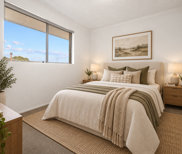 Spacious Three Bedroom Apartment - Photo 2