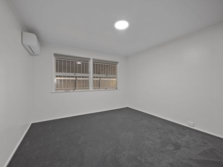 120 Raceview Street, Raceview QLD 4305 - House For Rent | Domain - Photo 4