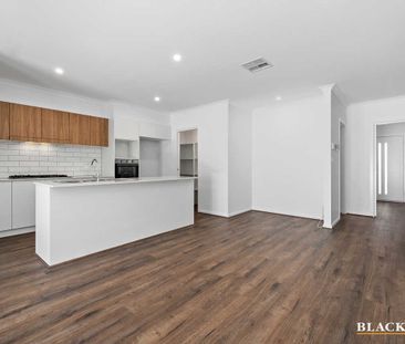 LIGHT AND BRIGHT TERRACE HOME - Photo 5