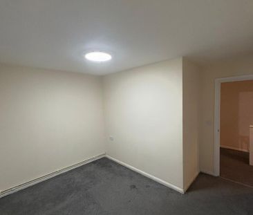 5 bedroom semi-detached house to rent - Photo 1