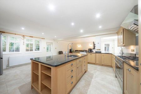 6 bedroom house to rent - Photo 2