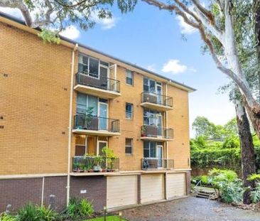 Convenient Two-Bedroom Apartment in Prime Eastwood Location - Photo 1