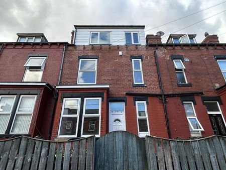 Compton Crescent, Harehills, LS9 - Leeds - Photo 2