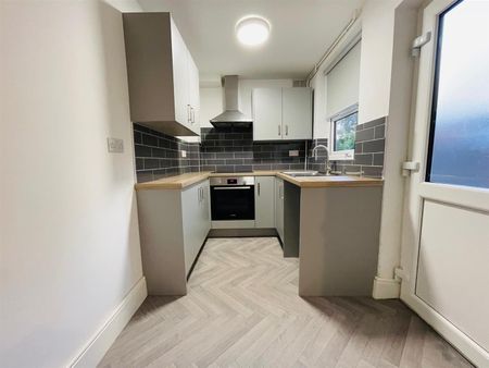 2 Bed House - Photo 3