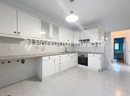 Almada, Setúbal Municipality - Photo 4