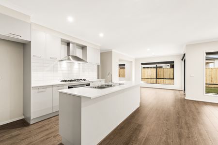 20 Gaston Loop, Officer VIC 3809 - House For Rent | Domain - Photo 3