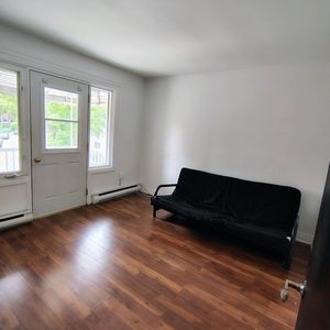 Au Coeur D'Ahuntsic: Beau 4 1/2 Au 2e ÉT - Photo 2