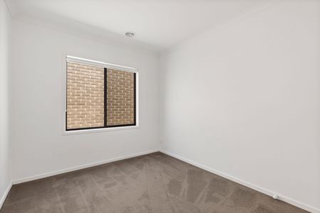 Like New & Ready to call HOME! - Photo 5